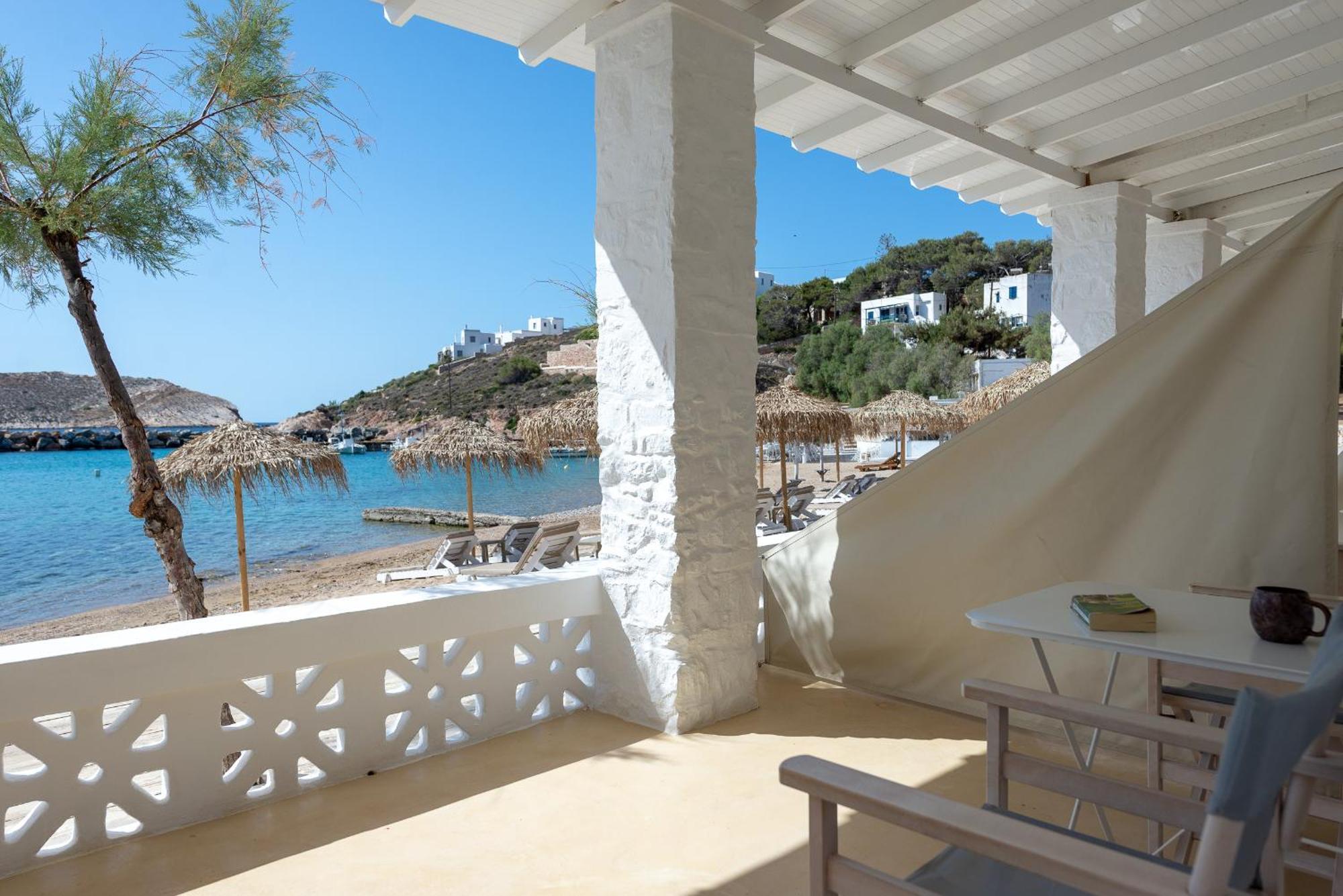 Emily Hotel Vari  Exterior photo
